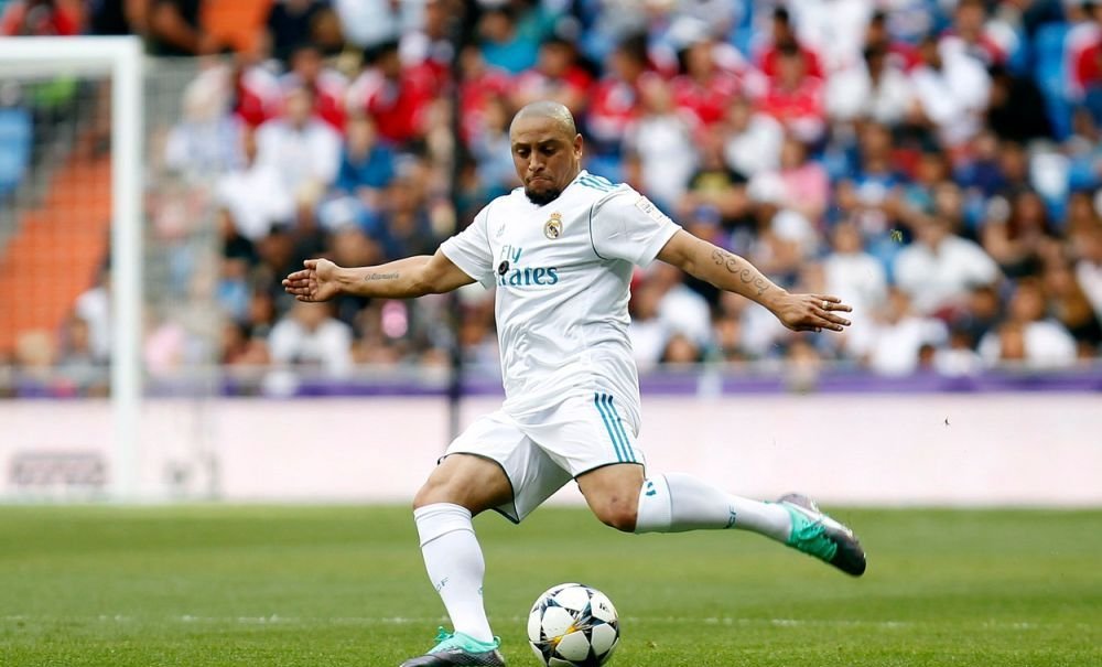 Nu e glumă: Roberto Carlos revine pe gazon la 48 de ani! Cu cine va semna fostul campion mondial_3