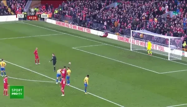 GOL Liverpool! Fabinho transformă un penalty, după un henț &icirc;n careu al oaspeților.