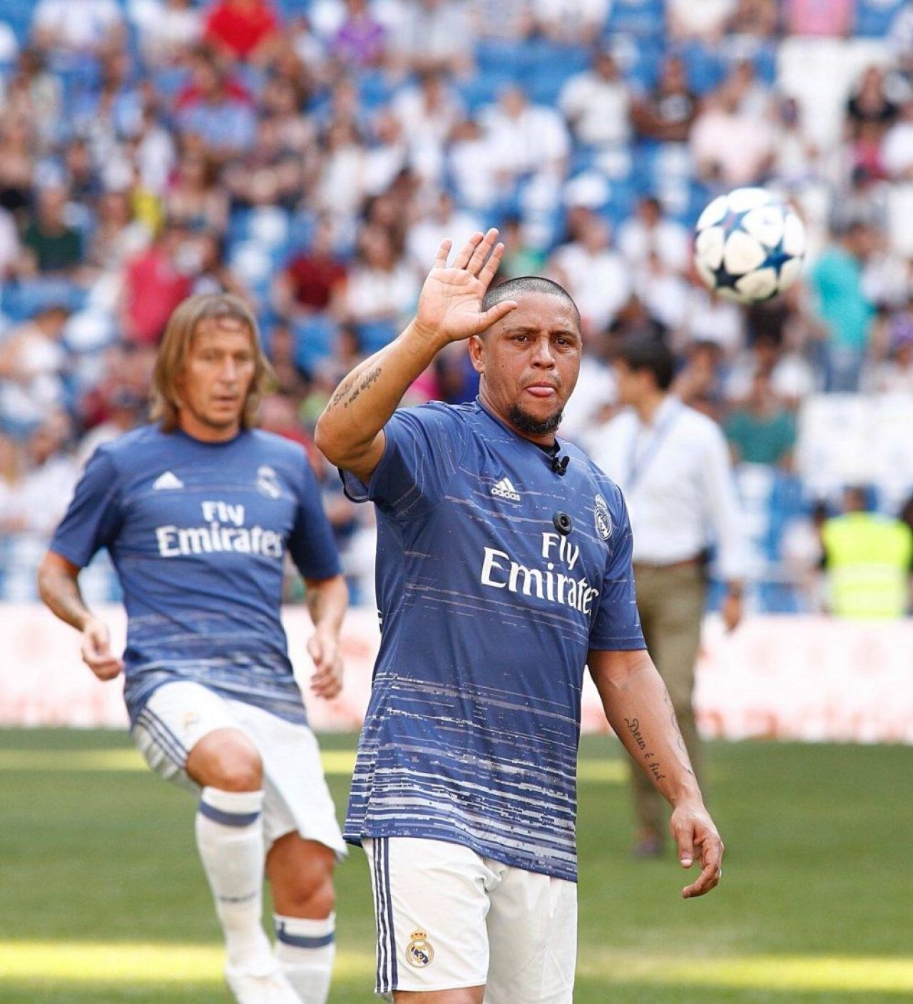 Nu e glumă: Roberto Carlos revine pe gazon la 48 de ani! Cu cine va semna fostul campion mondial_8
