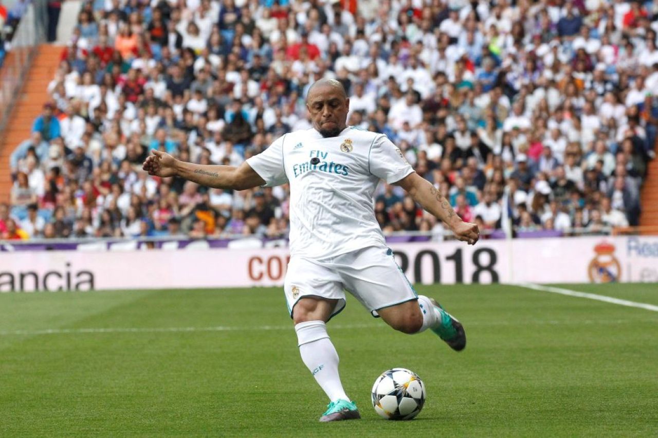 Nu e glumă: Roberto Carlos revine pe gazon la 48 de ani! Cu cine va semna fostul campion mondial_10