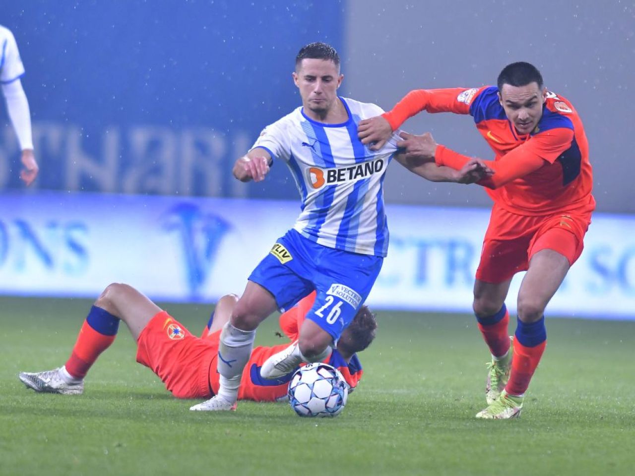 Dinamo profită de „curățenia de iarnă” a lui Reghecampf! Transferul care-i poate salva pe „câini” de la retrogradare _4