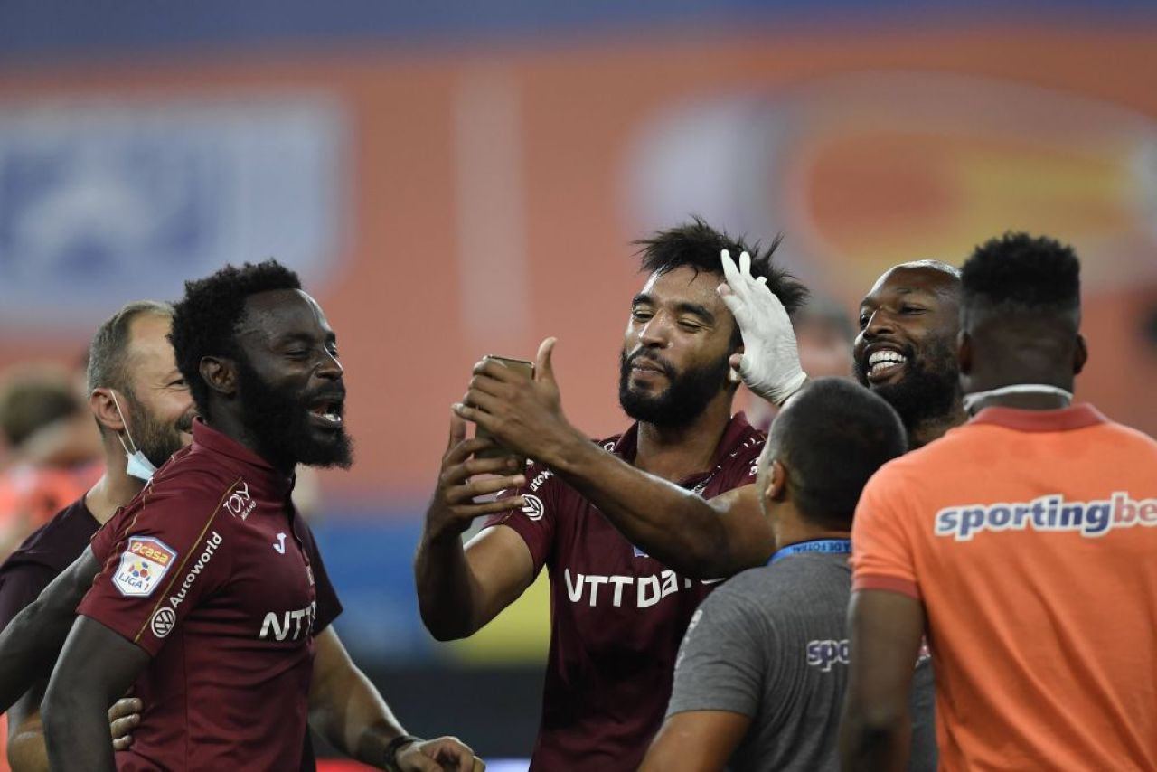L-au vândut cu 3,2 milioane de euro, dar poate reveni gratis! Preferatul lui Petrescu, cu un picior la CFR Cluj_2