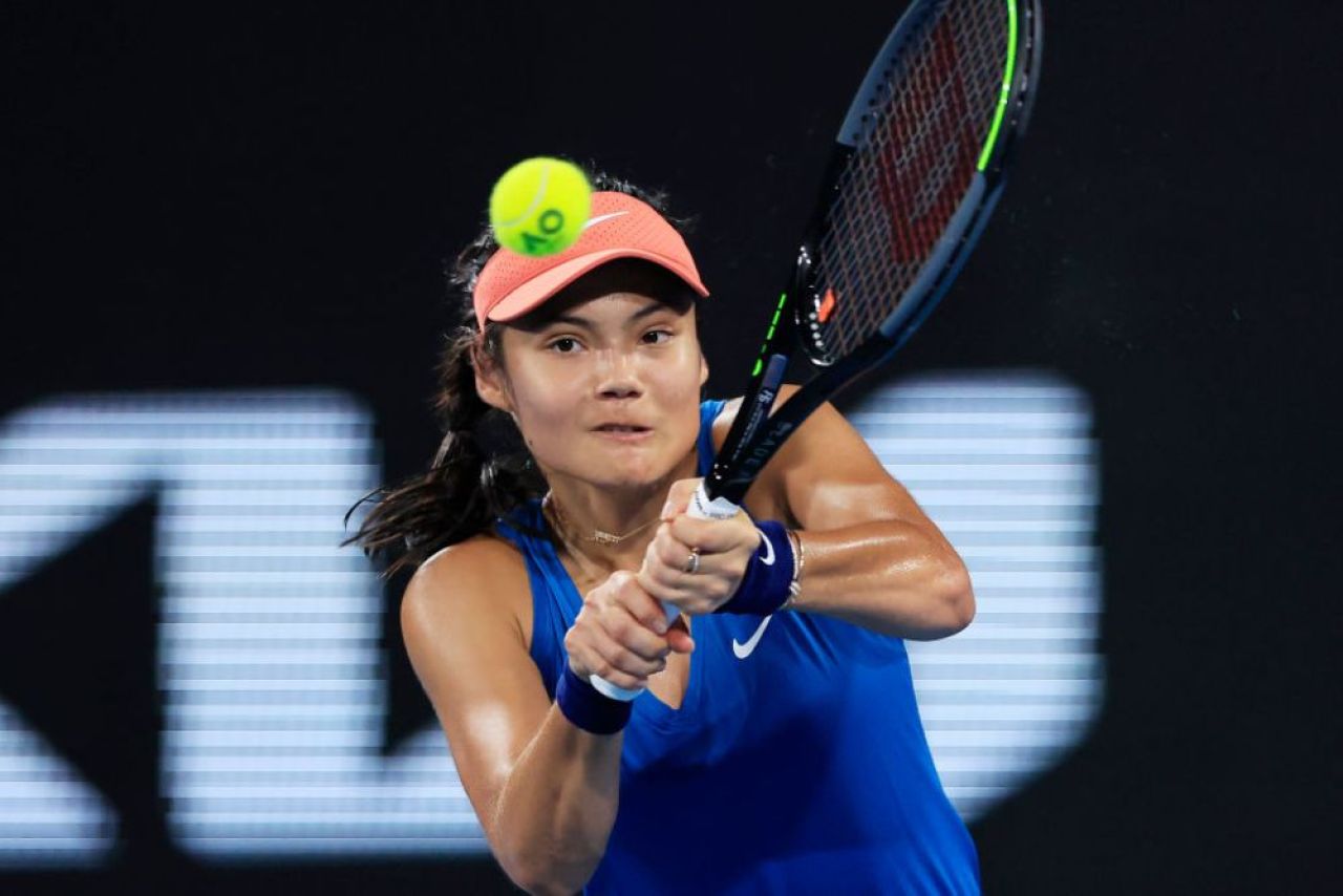 Emma Răducanu, distrusă de Elena Rybakina, scor 6-0, 6-1 în primul meci oficial al sezonului! _15