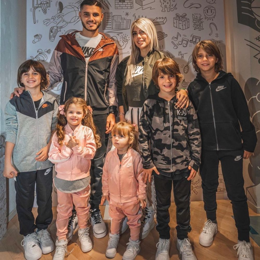 Cum arată costumele de baie pe care Wanda Icardi le vinde cu aproape 9000 de euro. Imagini incendiare cu impresara_24