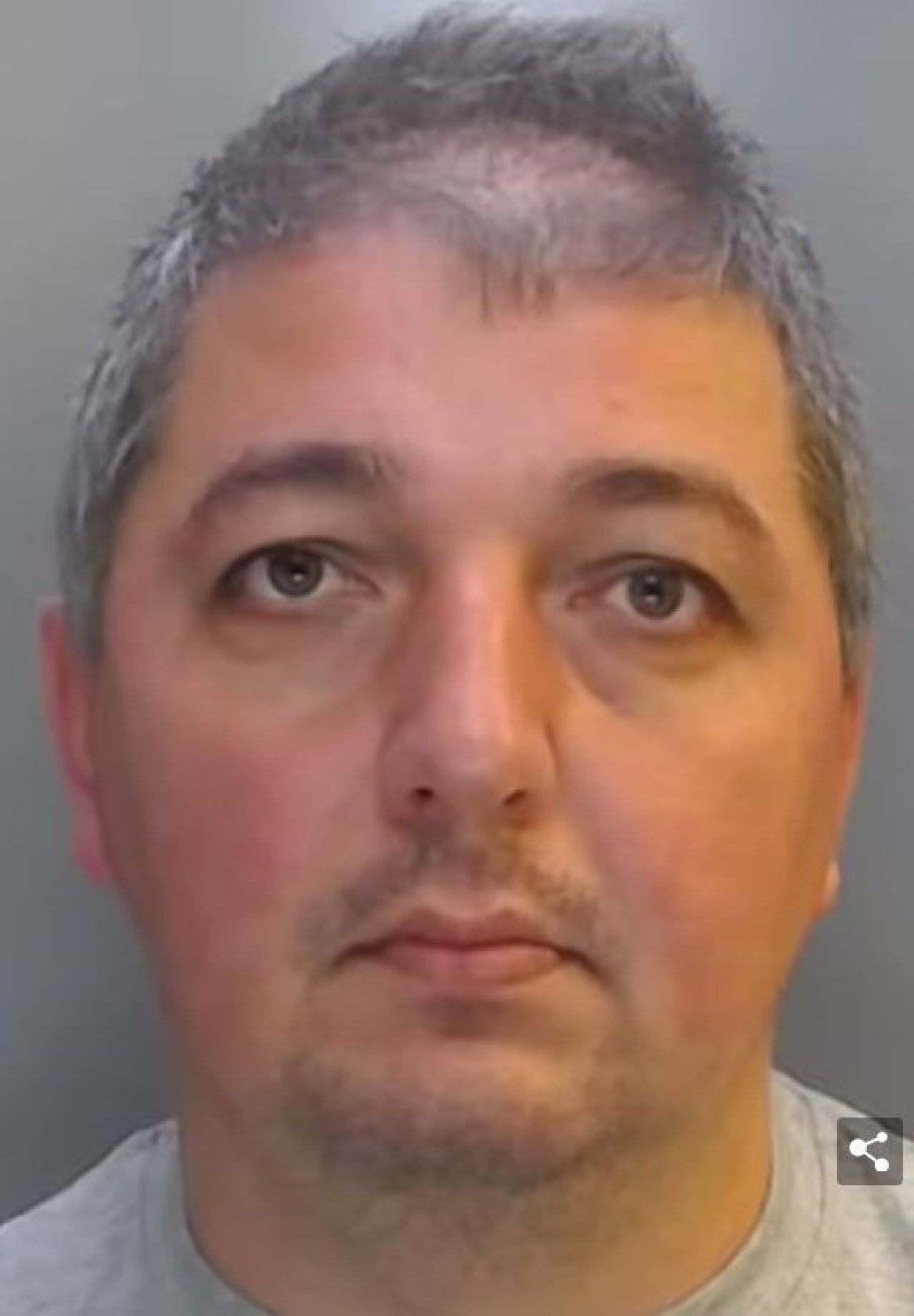 Șofer român, condamnat exemplar, pentru că își căuta partenere sexuale pe internet și a provocat un accident mortal!_3