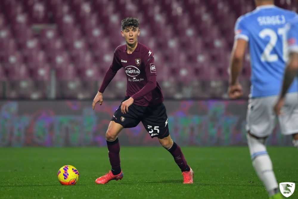 Capul lui Moțoc vrem! Cine este românul necunoscut de 19 ani care în week-end a debutat în Serie A și a jucat toate cele 90 de minute_18