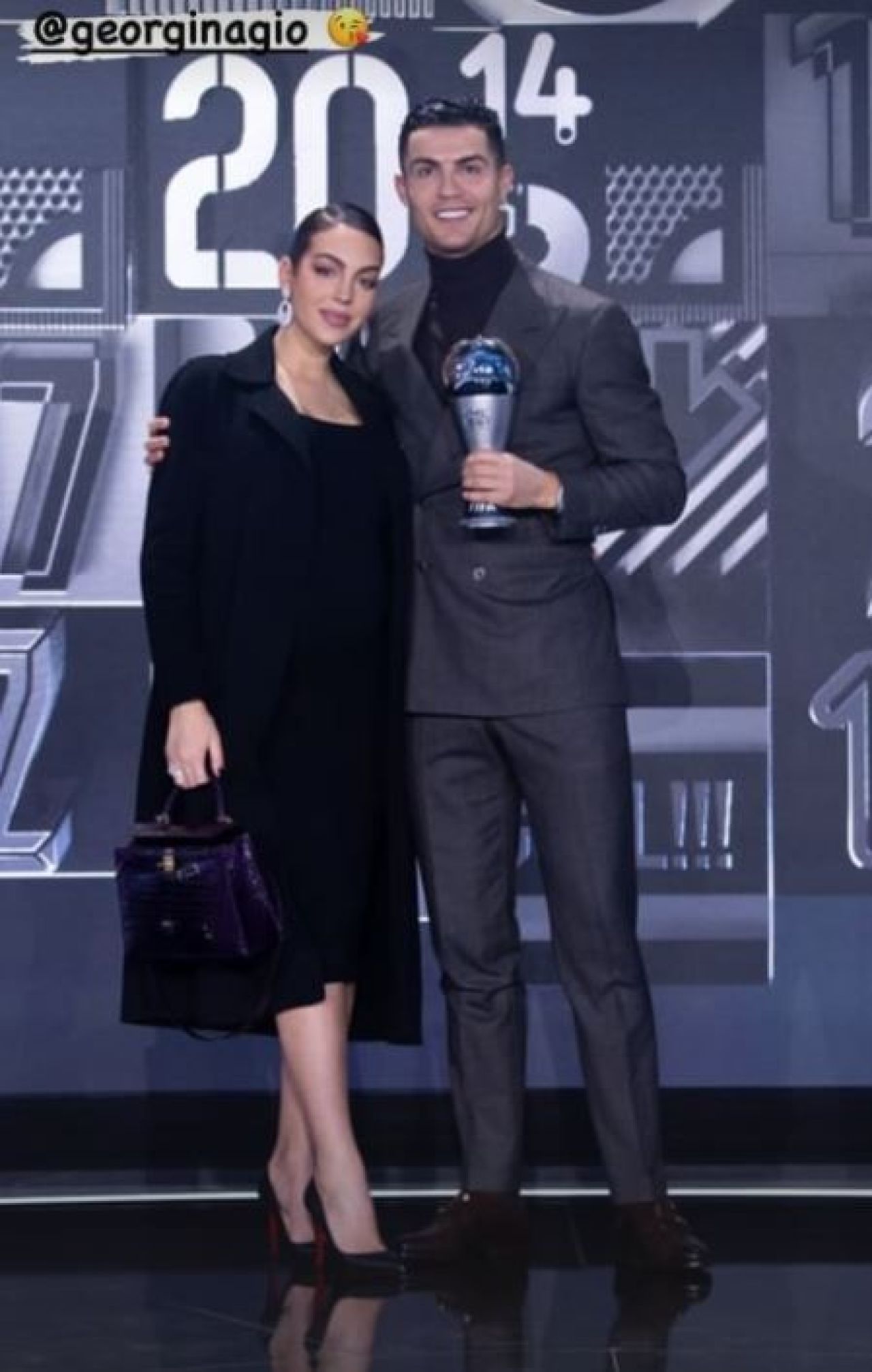 Cristiano Ronaldo, apariție neașteptată la gala FIFA! Starul portughez a fost premiat și a vorbit despre retragere_2