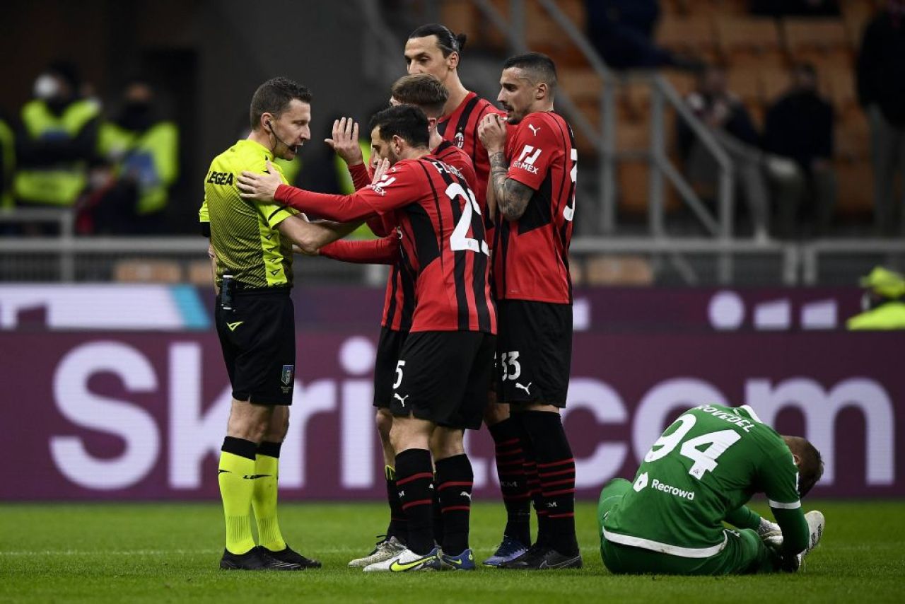 Eroare gravă în meciul lui Milan! Arbitrul va primi o suspendare drastică_10