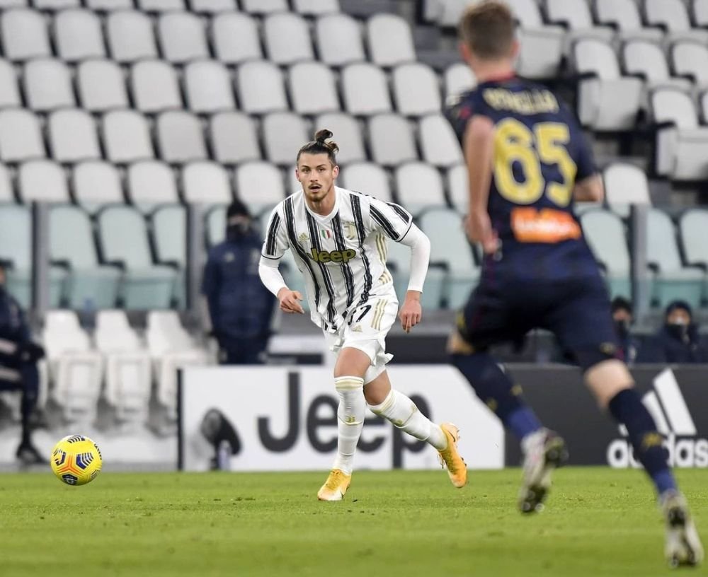 Momentul în care marele Cristiano Ronaldo a cerut o poză cu Radu Drăgușin: 