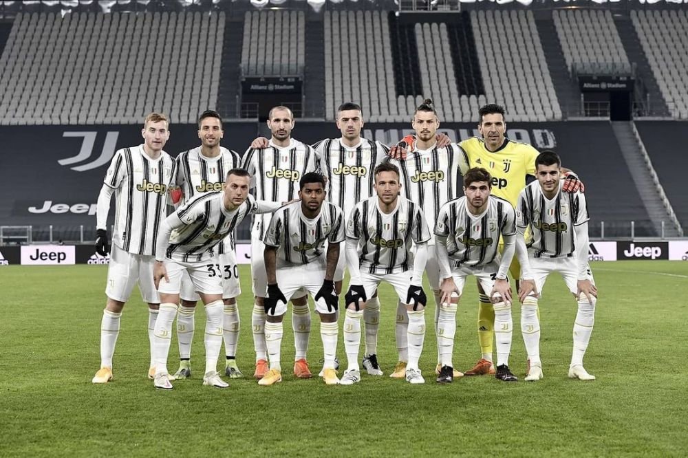 Momentul în care marele Cristiano Ronaldo a cerut o poză cu Radu Drăgușin: 