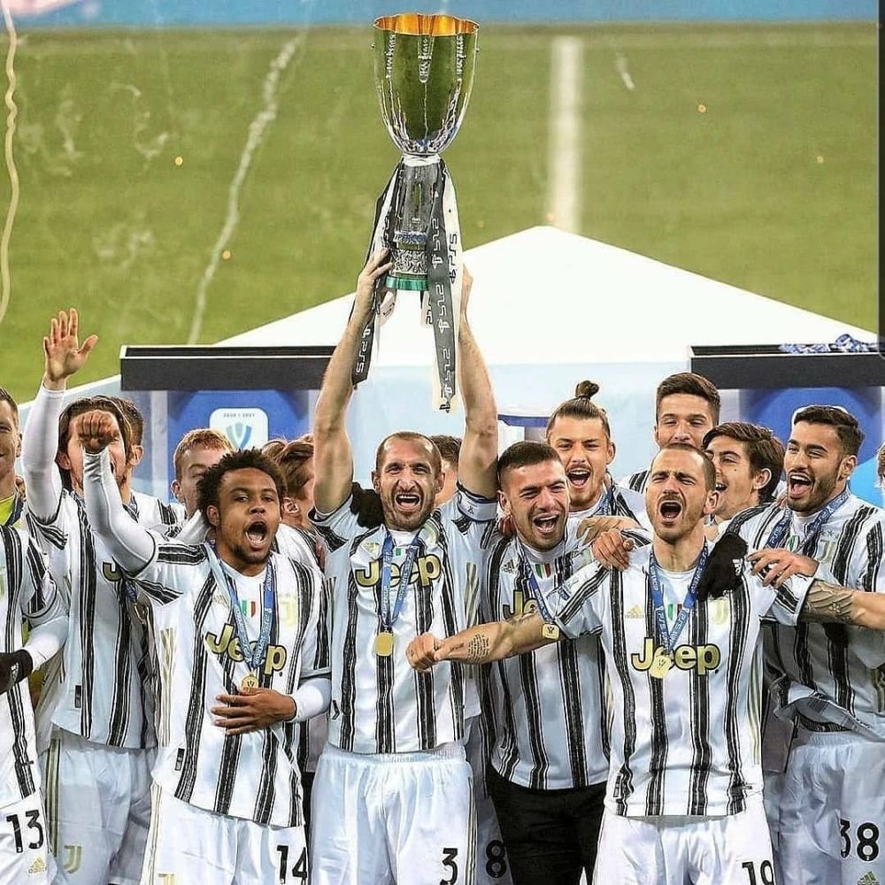 Momentul în care marele Cristiano Ronaldo a cerut o poză cu Radu Drăgușin: 