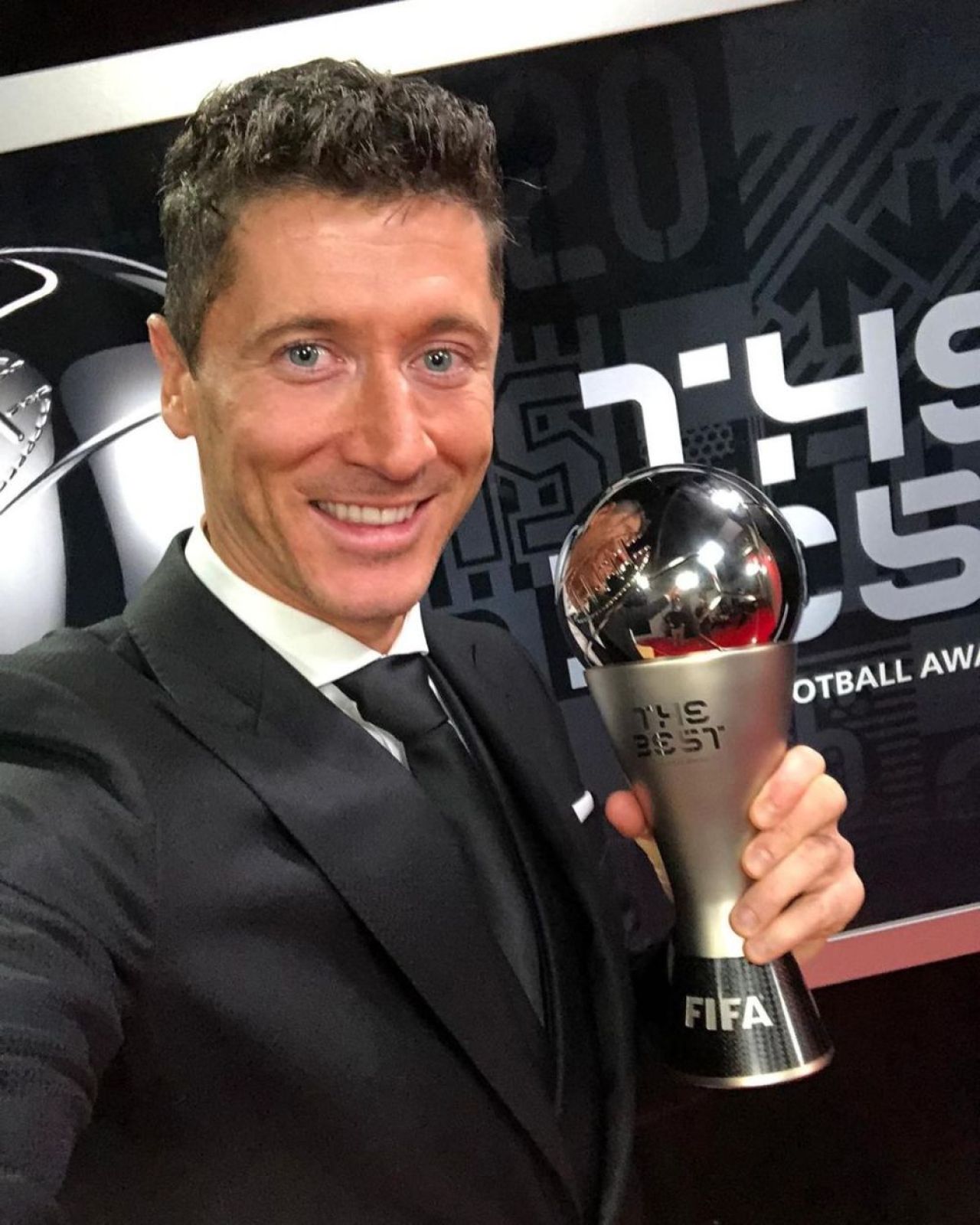 Reacția lui Lewandowski atunci când a fost întrebat despre decizia lui Messi de a nu-l vota la gala 'The Best': „Poate doar așa să-l fi enervat!”_4
