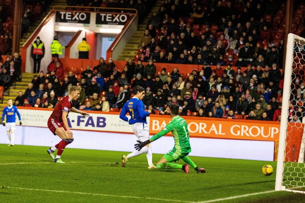 Ianis Hagi a spart gheața sub comanda lui van Bronckhorst! A înscris al doilea gol din campionat _6
