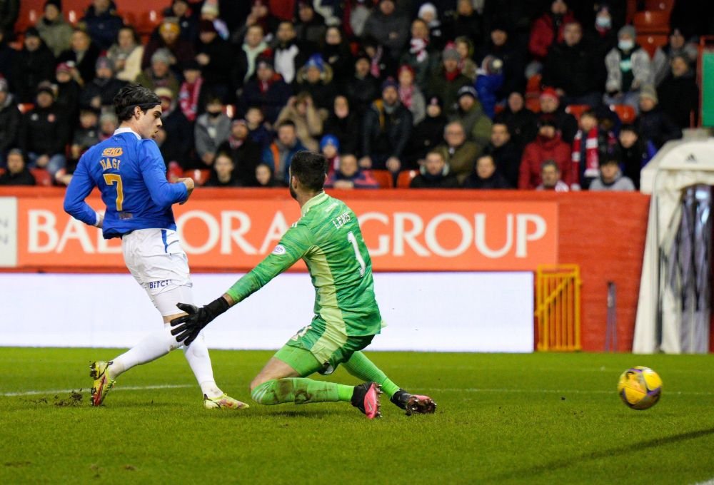 Ianis Hagi a spart gheața sub comanda lui van Bronckhorst! A înscris al doilea gol din campionat _11