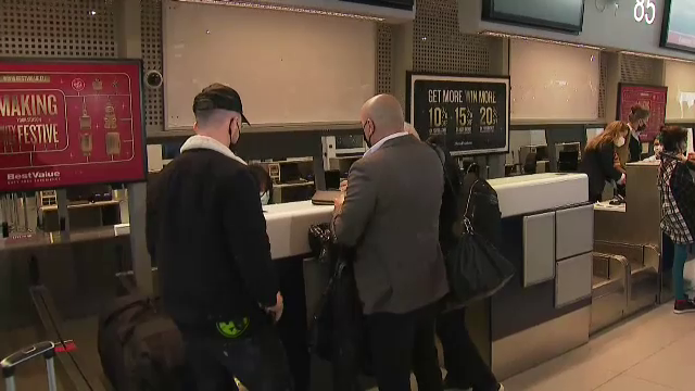 OFICIAL | Dinamo a anunțat oficial transferul lui Sorescu în Polonia. Imagini de la aeroport_2