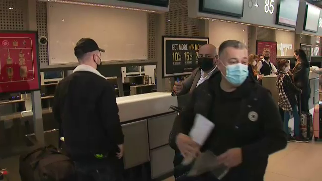 OFICIAL | Dinamo a anunțat oficial transferul lui Sorescu în Polonia. Imagini de la aeroport_4
