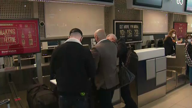 OFICIAL | Dinamo a anunțat oficial transferul lui Sorescu în Polonia. Imagini de la aeroport_6