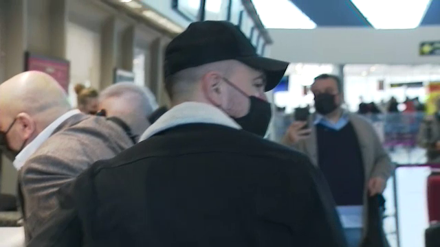 OFICIAL | Dinamo a anunțat oficial transferul lui Sorescu în Polonia. Imagini de la aeroport_12