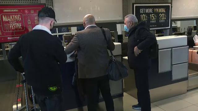 OFICIAL | Dinamo a anunțat oficial transferul lui Sorescu în Polonia. Imagini de la aeroport_17