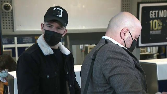 OFICIAL | Dinamo a anunțat oficial transferul lui Sorescu în Polonia. Imagini de la aeroport_20
