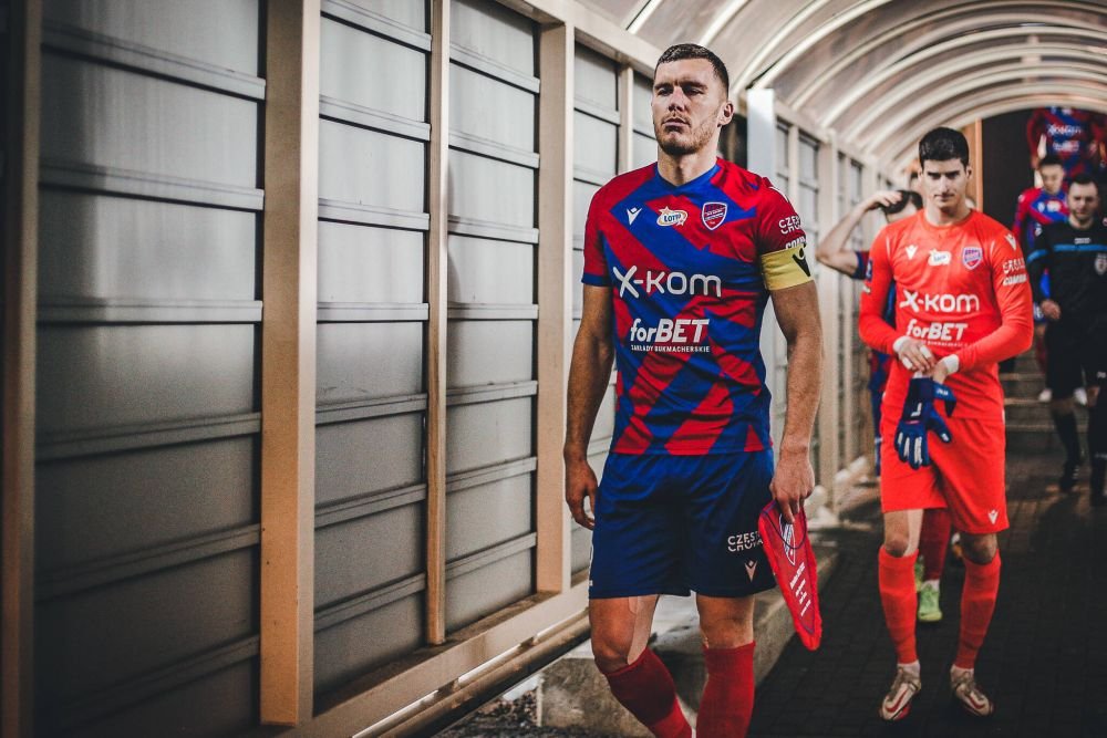 SPECIAL | Sorescu pleacă într-o altă lume! Patronul lui Rakow Czestochowa are o avere de 500 de milioane de euro și păstrează același antrenor din 2016, încă din Liga 3 _8