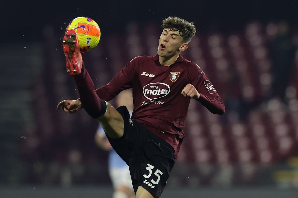 Încă un rateu la FRF! Românul titular la 19 ani în Serie A va fi convocat la o altă echipă națională_11