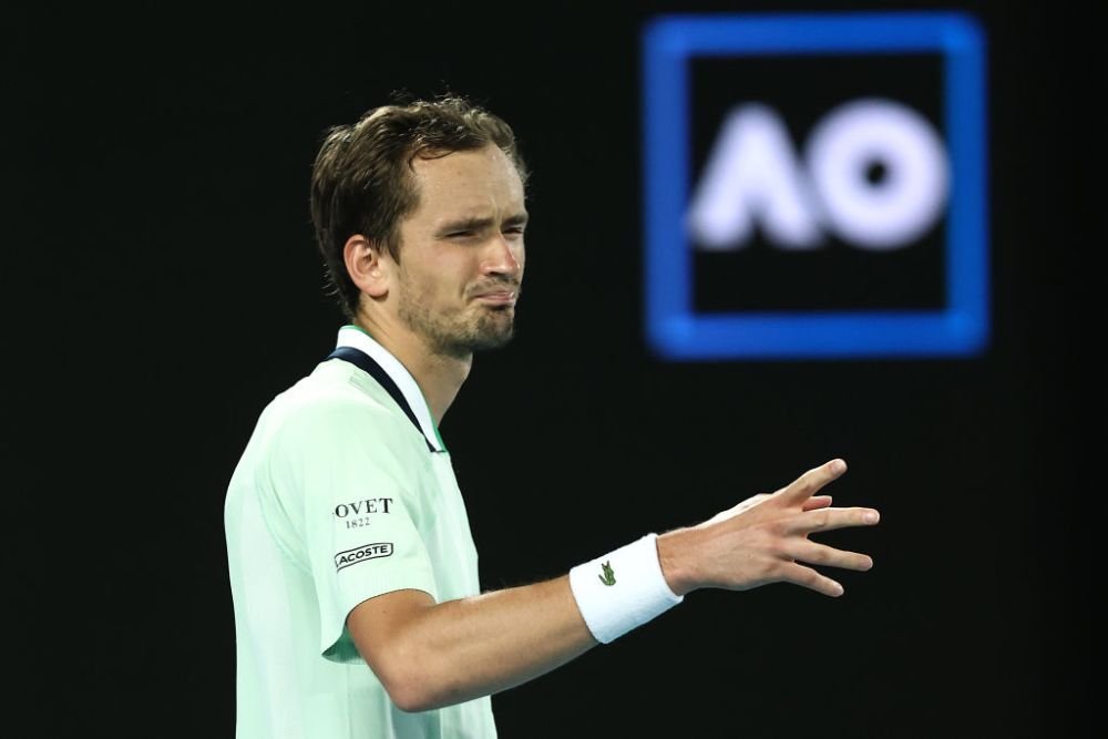 31 de ași mai târziu: „Ce vei mânca la cină?” Kyrgios: „Nu știu, omule, probabil serva lui Medvedev, direct pe gât în jos”_2