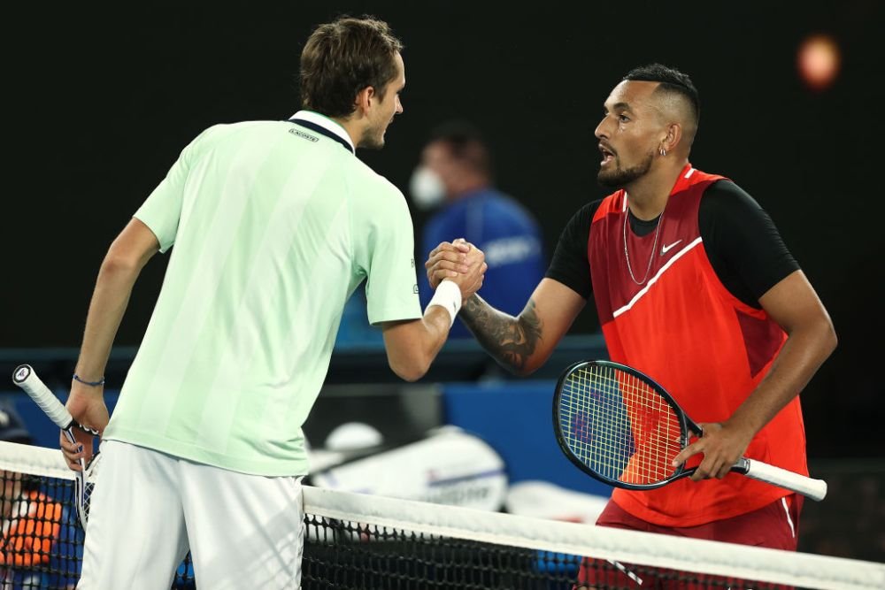 31 de ași mai târziu: „Ce vei mânca la cină?” Kyrgios: „Nu știu, omule, probabil serva lui Medvedev, direct pe gât în jos”_8