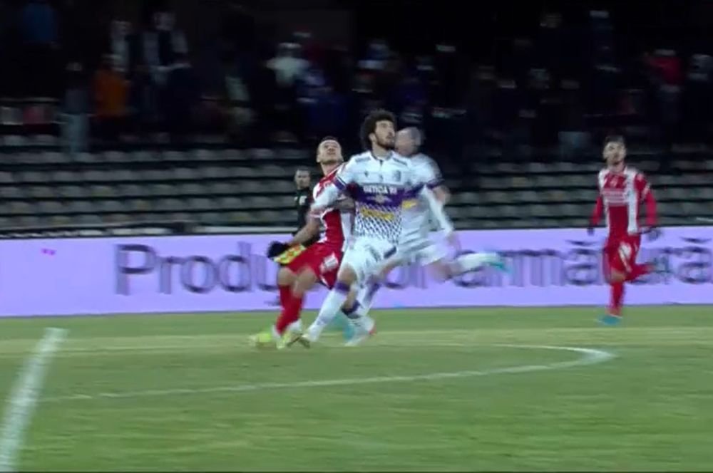 Bîrsan i-a anulat un gol lui Dinamo, iar lui Matei nu i-a venit să creadă! Mijlocașul s-a așezat în genunchi_3