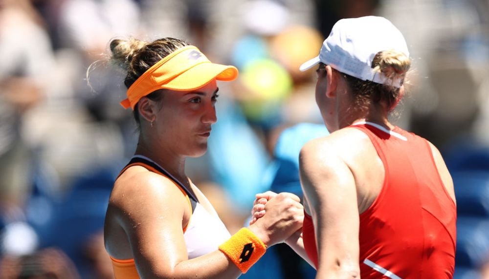 Fair-play și spectacol &icirc;n meciul Simona Halep - Danka Kovinic: cele două s-au aplaudat reciproc. Rezumatul partidei