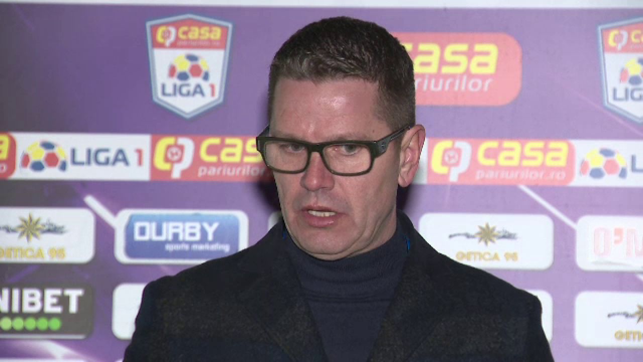 Stoican, păzit de un bodyguard după FC Argeș - Dinamo! A vrut să bage un portar în atac pe finalul partidei_4