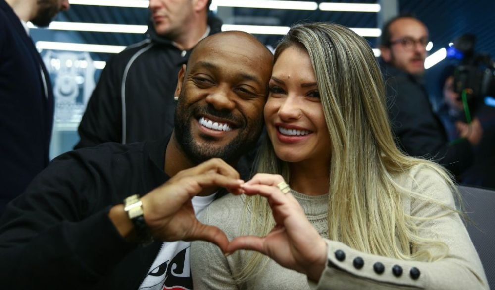 Vagner Love se &icirc;ntoarce! La 37 de ani, brazilianul care &rdquo;făcea sex toată ziua&rdquo; revine &icirc;n fotbalul din Europa