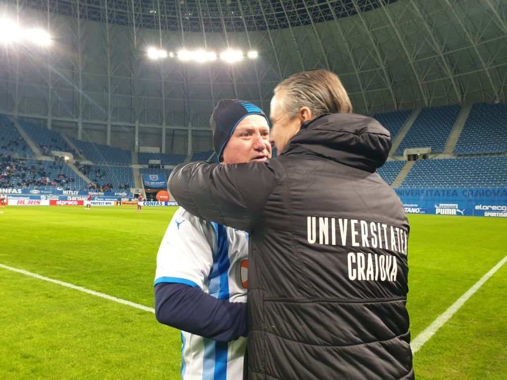 Nae Ungureanu, aplaudat la scenă deschisă, înainte de Universitatea - Rapid. Anul tecut, legendarul fundaș stânga suferise un AVC _3