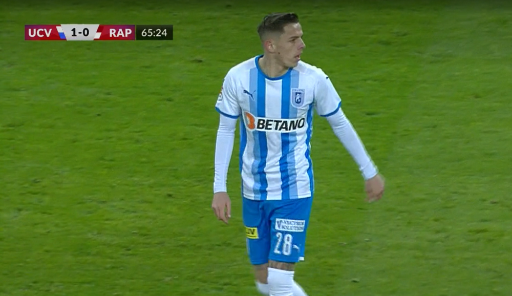 Situație inedită la meciul dintre Universitatea Craiova și Rapid! Cîmpanu a intrat pe teren cu echipament cu numere diferite_8