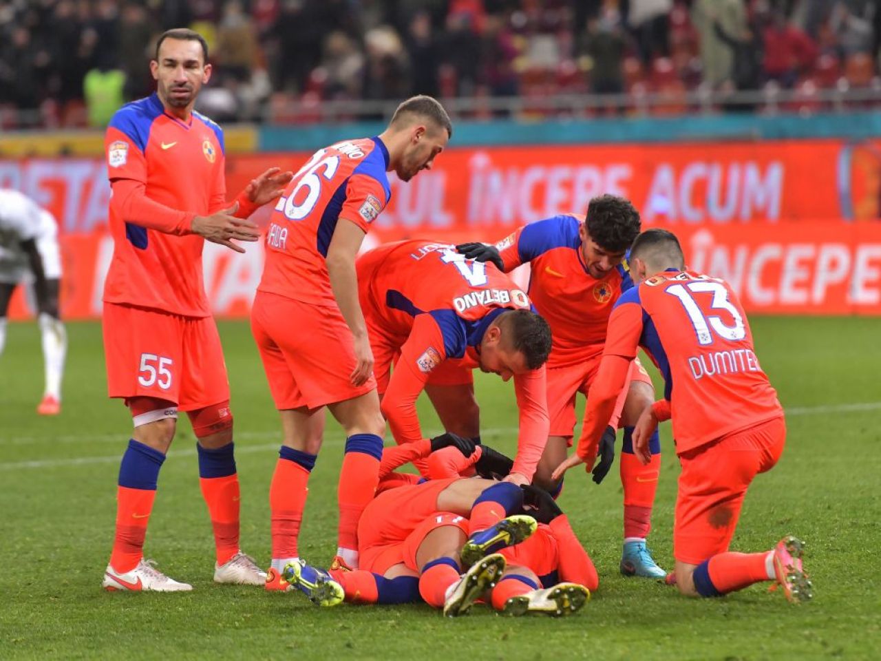 Gigi Becali a vorbit despre schimbările din meciul cu CFR Cluj: „Nici nu aveam habar!” Motivul absenței lui Vinicius din 'primul 11'_8