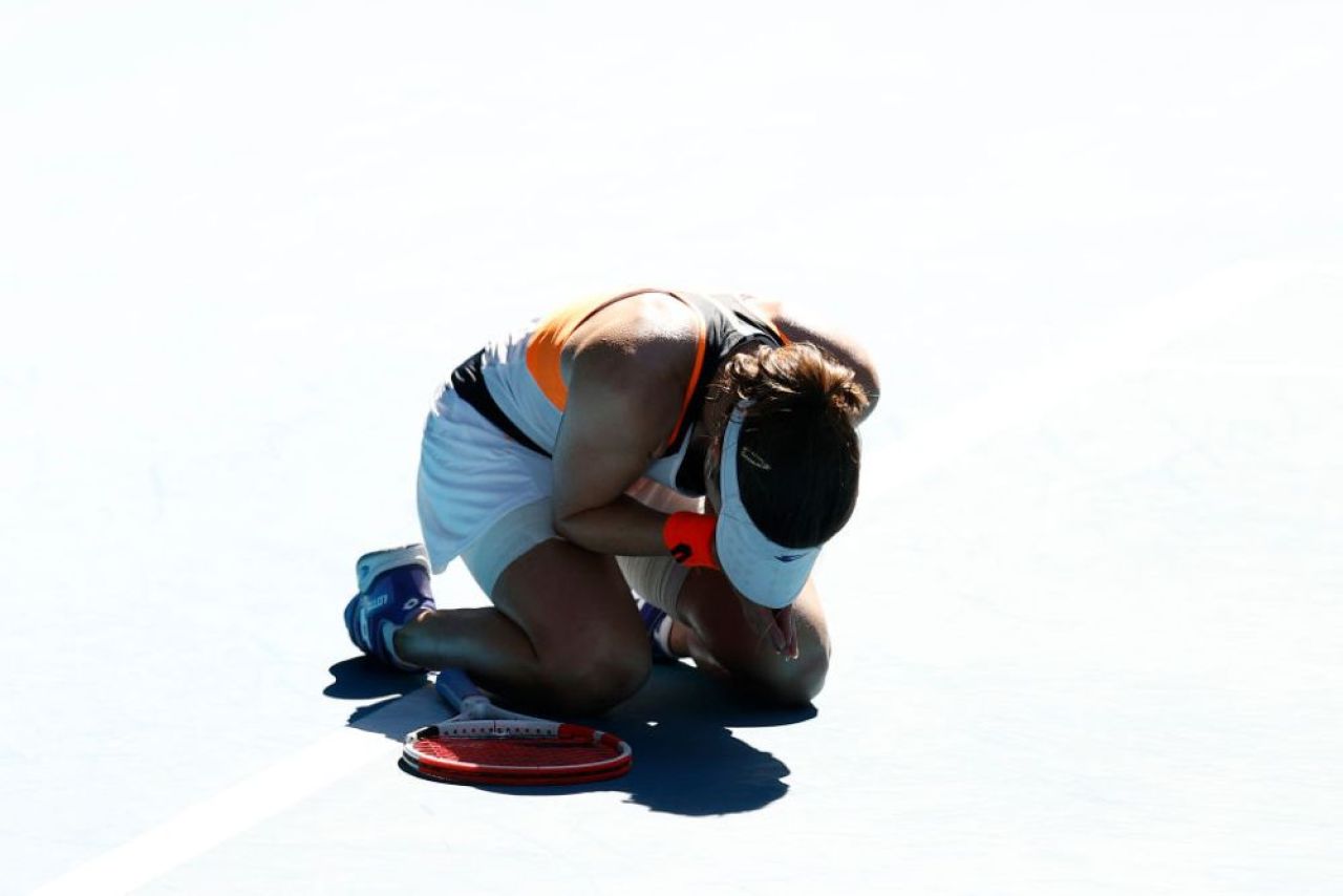 „Am murit pe teren amândouă! Energia? Am mâncat cheesecake!” Alize Cornet, în lacrimi după ce a învins-o pe Halep_4
