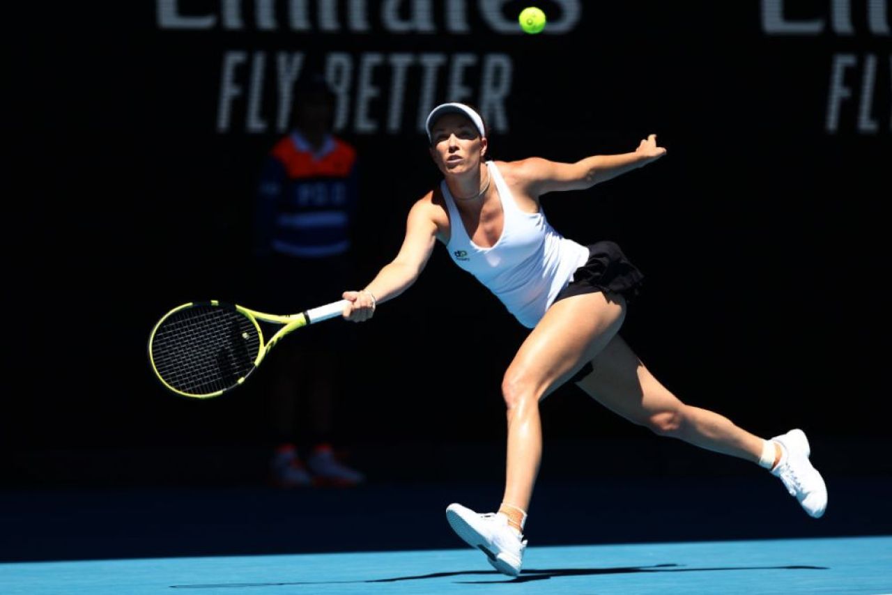 Când terenul de tenis devine circ: Danielle Collins, oponenta Simonei Halep, reacții isterice și gesturi animalice. Cum i-a speriat pe fani_5