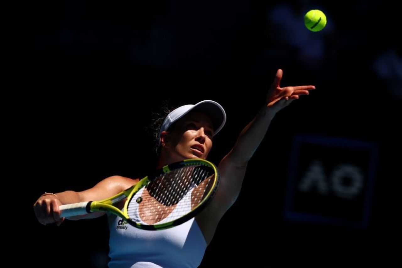 Când terenul de tenis devine circ: Danielle Collins, oponenta Simonei Halep, reacții isterice și gesturi animalice. Cum i-a speriat pe fani_9