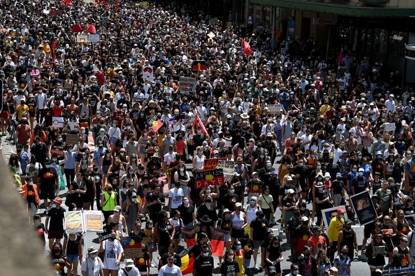 „Darul” Openului Australian? Australia are, în premieră, 1 milion de cazuri pozitive: pentru ce au protestat zeci de mii de oameni_2