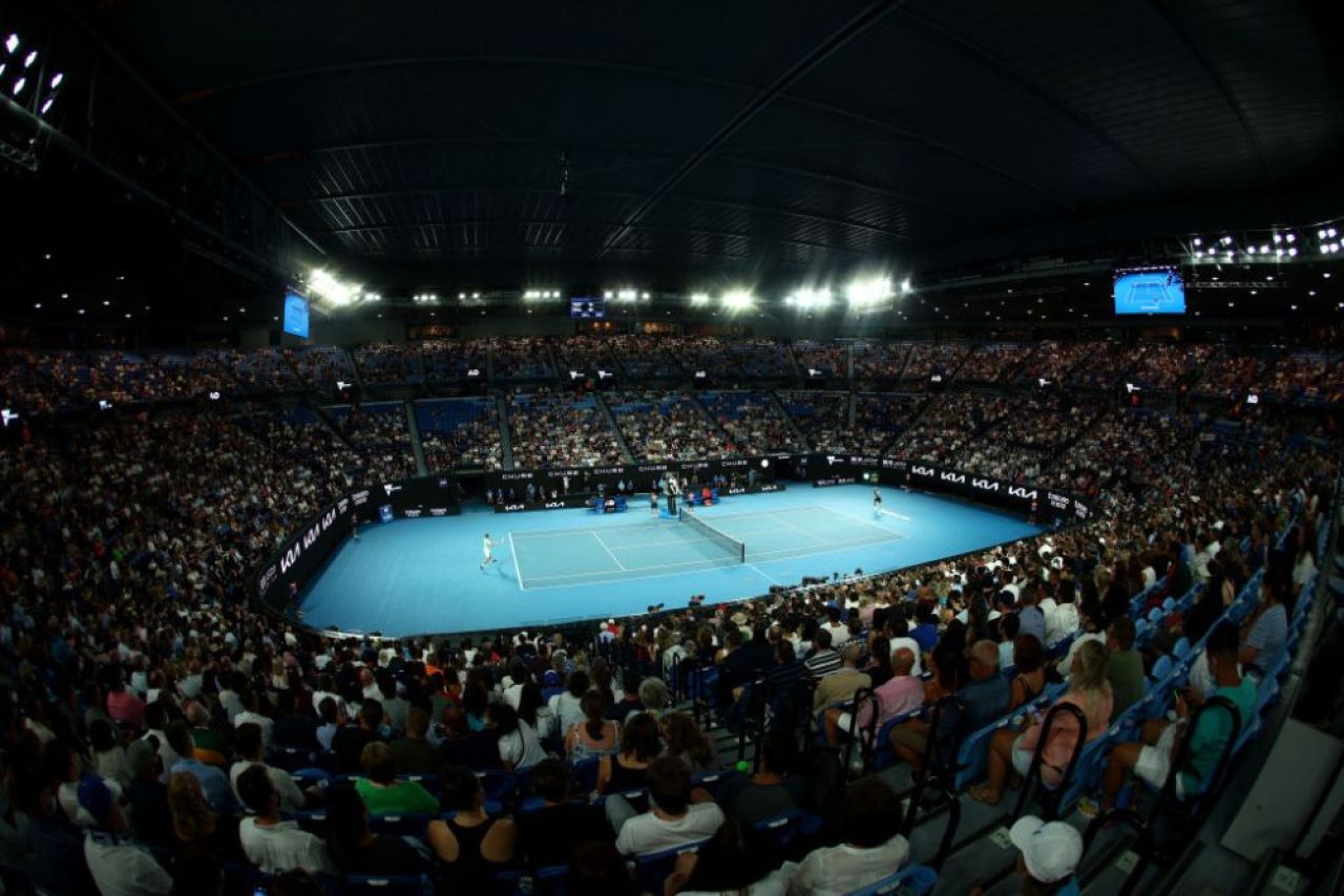 „Ești prost? Uită-te la mine, cu tine vorbesc!” Medvedev l-a umilit pe arbitru: „Ești praf pentru o semifinală de Grand Slam!”_11