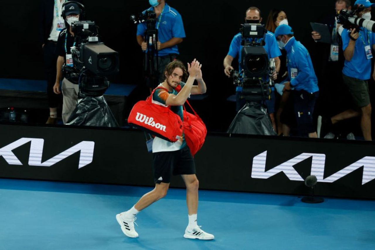 Tsitsipas, învins a 7-a oară de rivalul Medvedev, în 9 meciuri: „Am fost victimă a arbitrajului. Medvedev nu e cel mai matur.” _13
