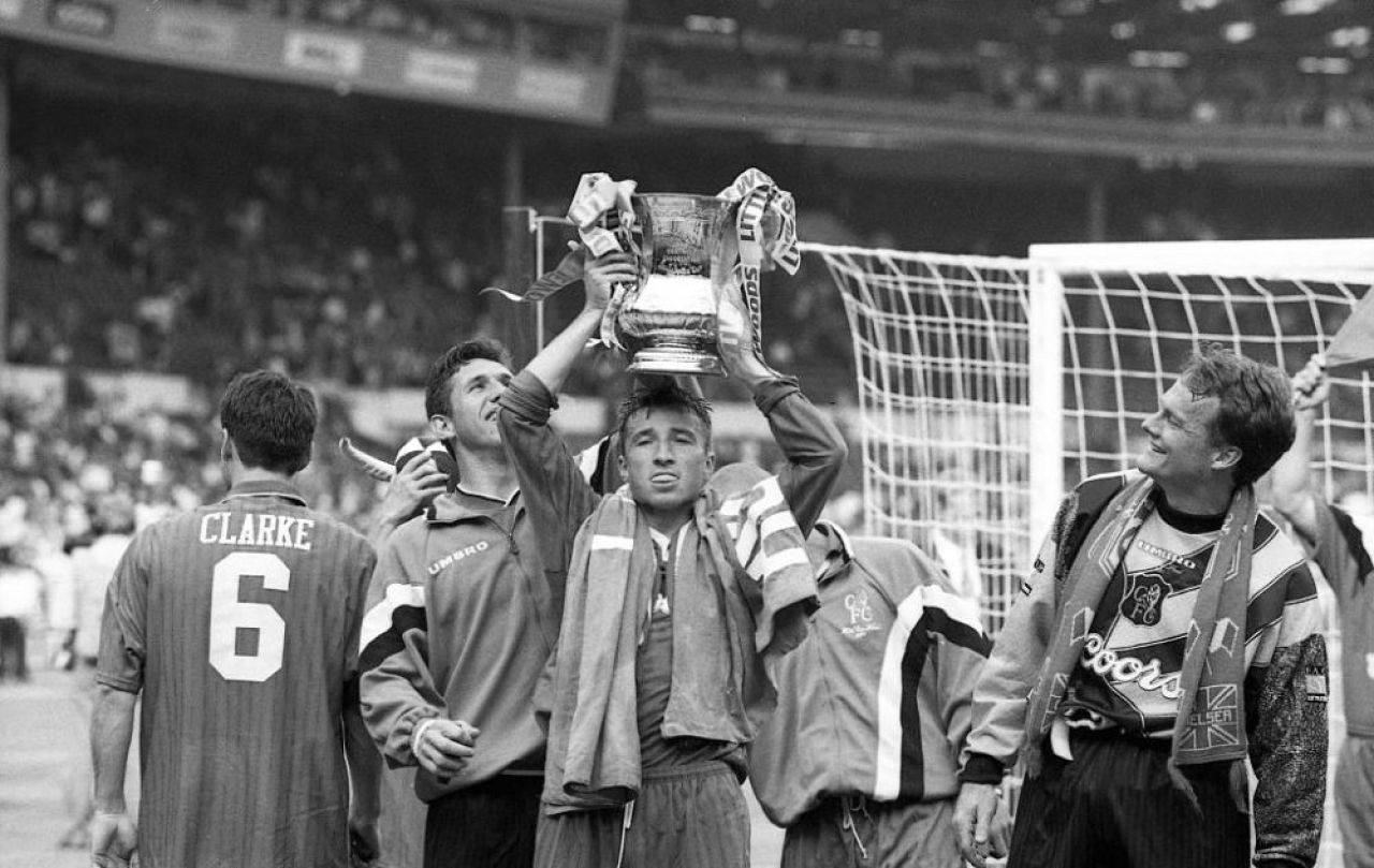 Poveștile FA Cup | Români în Cupa Angliei: tricolorul din ”Generația de Aur” și starul lui Liverpool cu tată din București care au câștigat trofeul_3