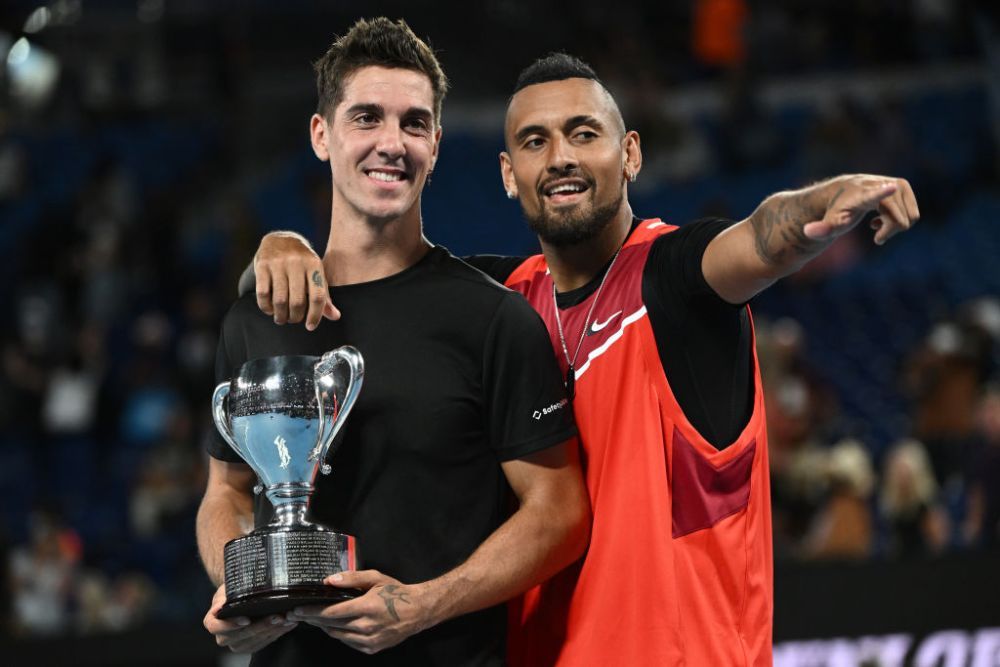 Campionul de Grand Slam, Nick Kyrgios și-a sărutat pasional iubita pe terenul de joc, în văzul a mii de australieni_1