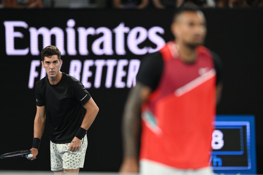 Campionul de Grand Slam, Nick Kyrgios și-a sărutat pasional iubita pe terenul de joc, în văzul a mii de australieni_3