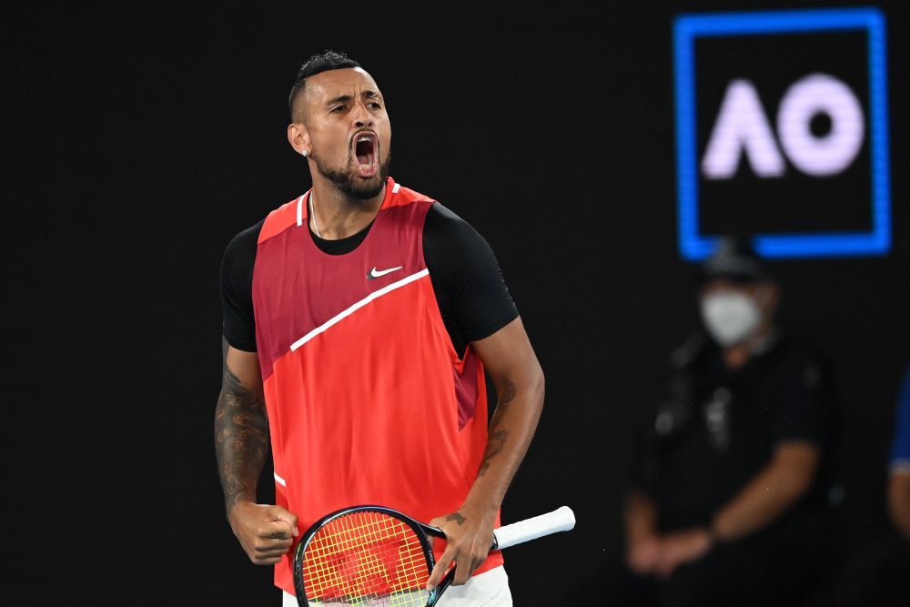 Campionul de Grand Slam, Nick Kyrgios și-a sărutat pasional iubita pe terenul de joc, în văzul a mii de australieni_4