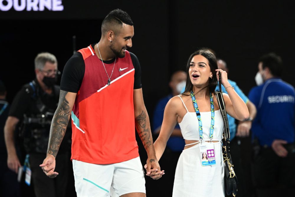Campionul de Grand Slam, Nick Kyrgios și-a sărutat pasional iubita pe terenul de joc, în văzul a mii de australieni_6