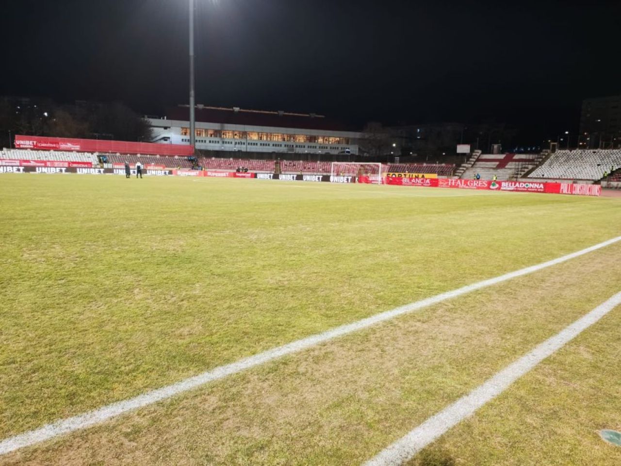 Așa se prezintă gazonul din Ștefan cel Mare! Pe ce suprafață se joacă ”Eternul Derby”_5