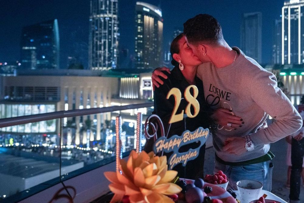 Georgina Rodriguez, imagini spectaculoase din Dubai. S-a pozat în costum de baie, însărcinată în ultimul trimestru cu gemeni_7