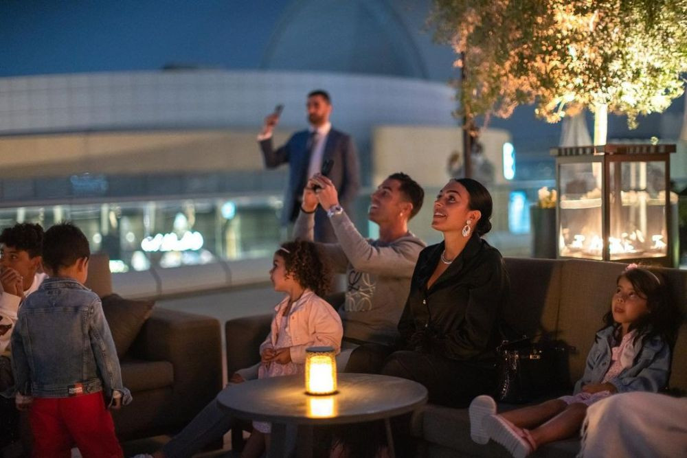 Georgina Rodriguez, imagini spectaculoase din Dubai. S-a pozat în costum de baie, însărcinată în ultimul trimestru cu gemeni_8