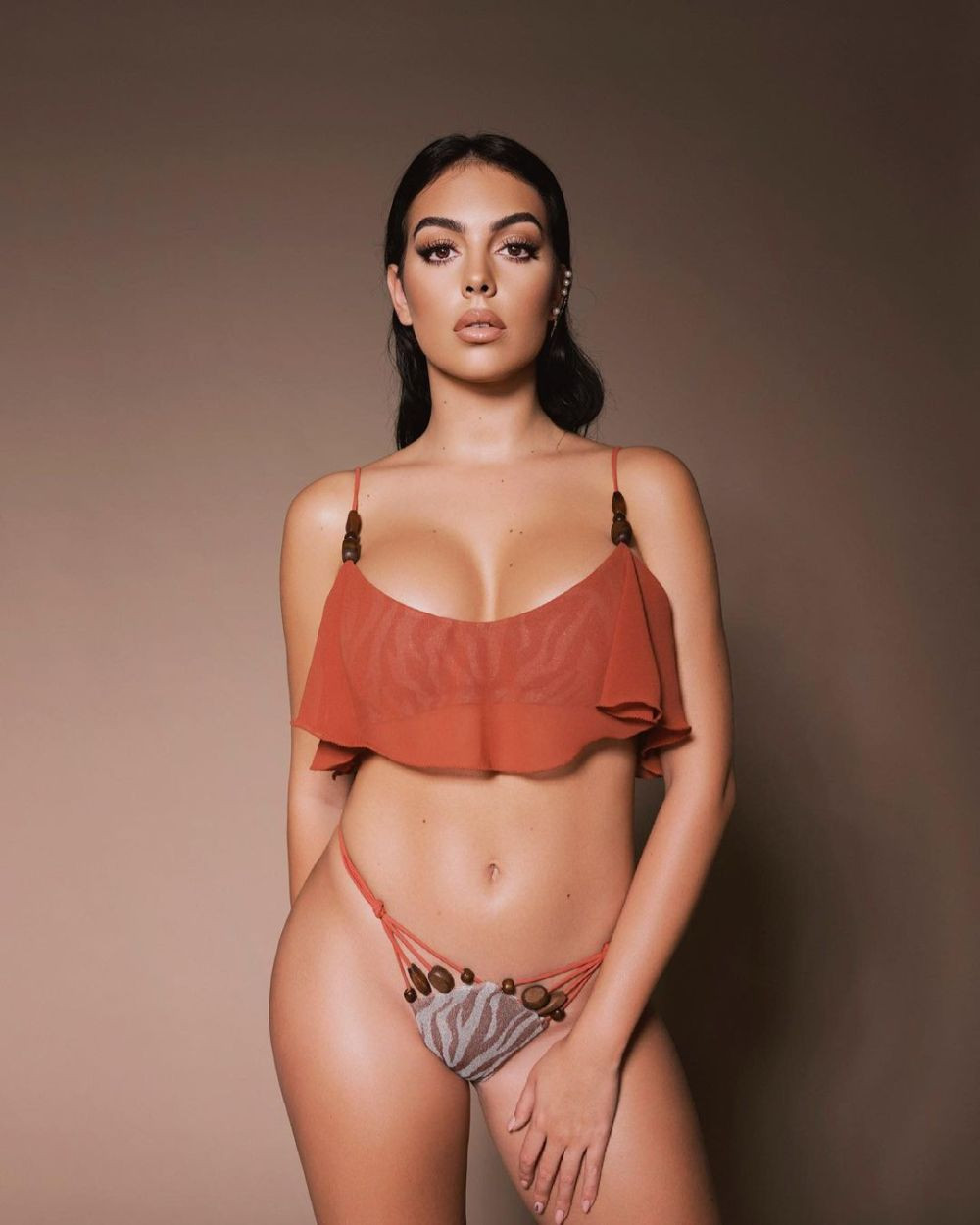 Georgina Rodriguez, imagini spectaculoase din Dubai. S-a pozat în costum de baie, însărcinată în ultimul trimestru cu gemeni_22